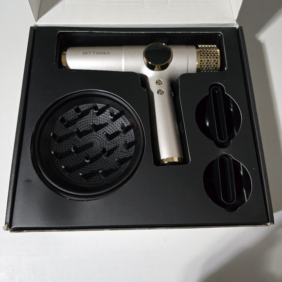 Gold Hair Dryer - Picture 7 of 7